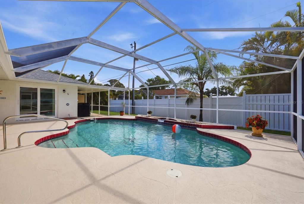 Image 29 of property listing at 5981 MARIGOLD ROAD, Venice, FL 34293