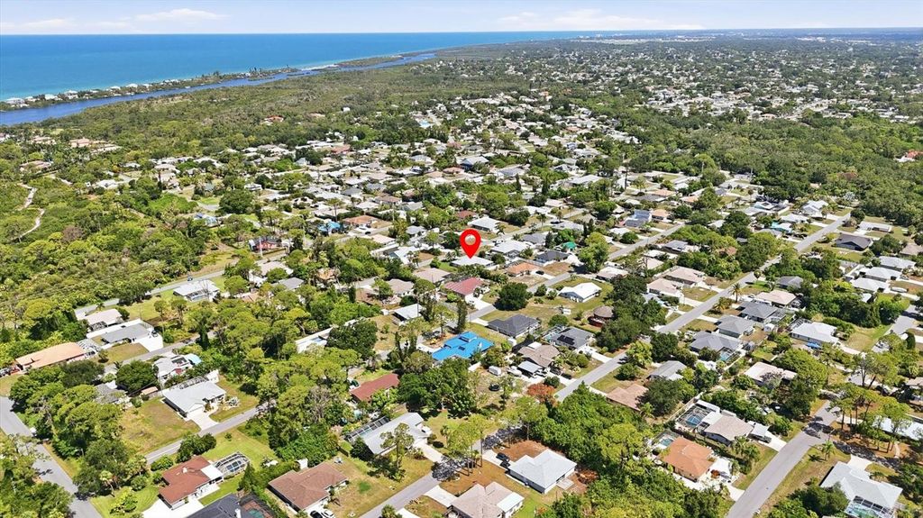 Image 31 of property listing at 5981 MARIGOLD ROAD, Venice, FL 34293