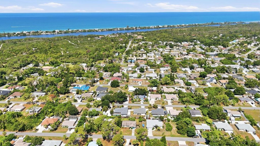 Image 32 of property listing at 5981 MARIGOLD ROAD, Venice, FL 34293