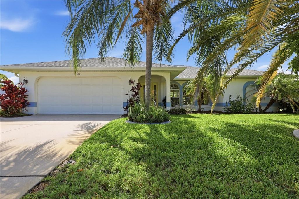 Image 40 of property listing at 5981 MARIGOLD ROAD, Venice, FL 34293