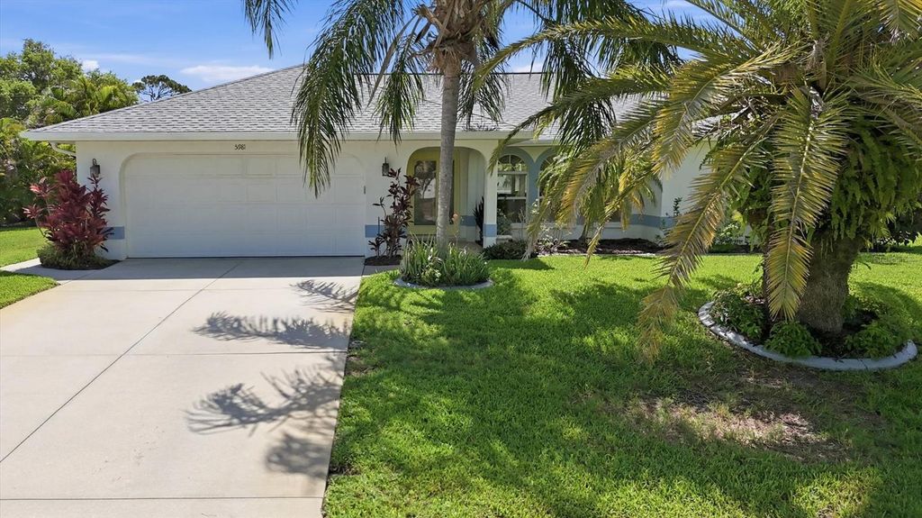 Image 41 of property listing at 5981 MARIGOLD ROAD, Venice, FL 34293