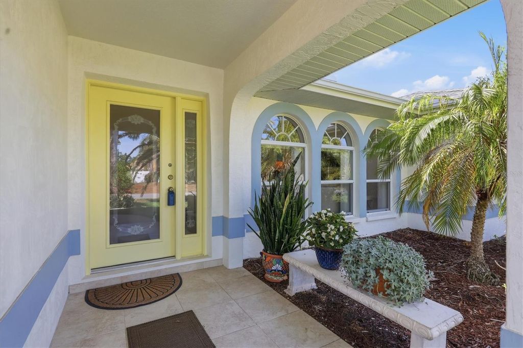 Image 6 of property listing at 5981 MARIGOLD ROAD, Venice, FL 34293
