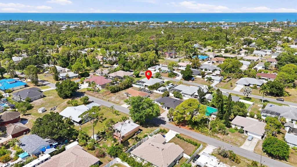 Image 52 of property listing at 5981 MARIGOLD ROAD, Venice, FL 34293