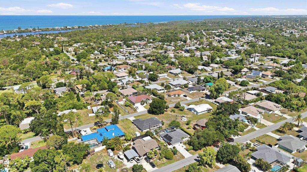 Image 53 of property listing at 5981 MARIGOLD ROAD, Venice, FL 34293