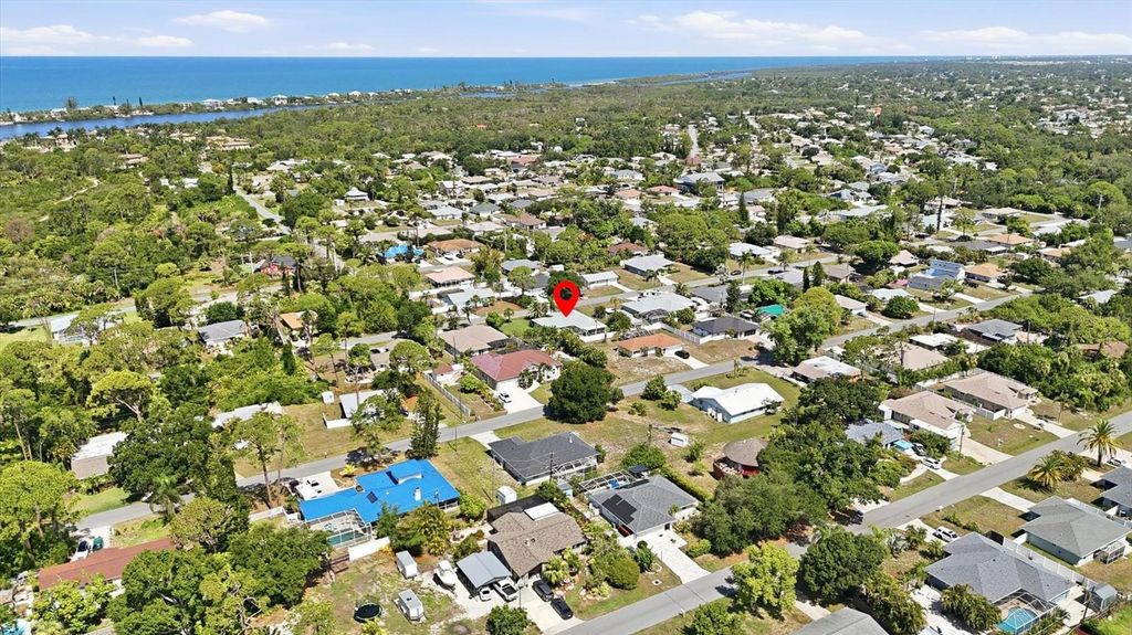 Image 54 of property listing at 5981 MARIGOLD ROAD, Venice, FL 34293