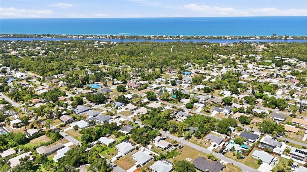 Image 55 of property listing at 5981 MARIGOLD ROAD, Venice, FL 34293