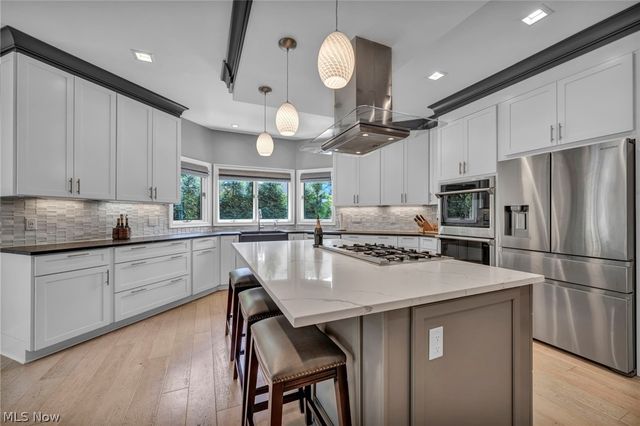 8536 Timber Trail, Brecksville, OH 44141