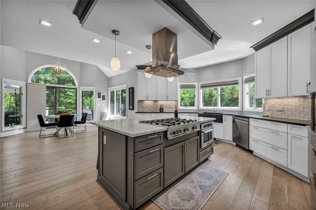 8536 Timber Trail, Brecksville, OH 44141