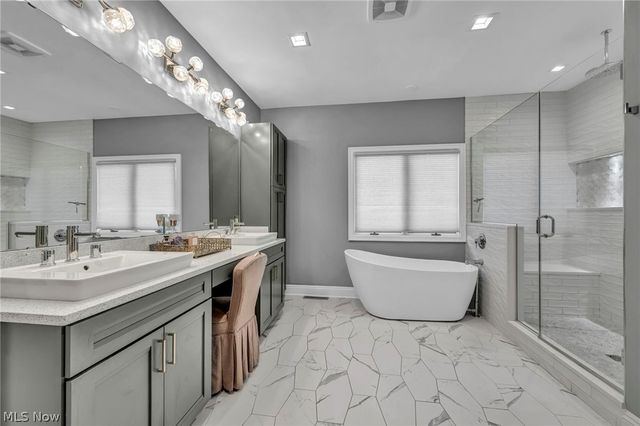8536 Timber Trail, Brecksville, OH 44141