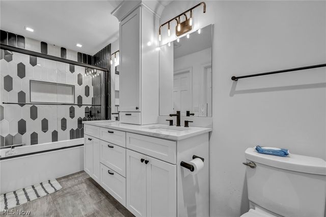 8536 Timber Trail, Brecksville, OH 44141