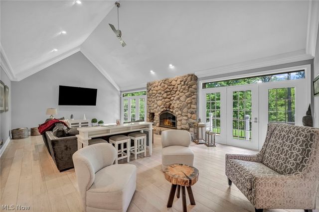 8536 Timber Trail, Brecksville, OH 44141