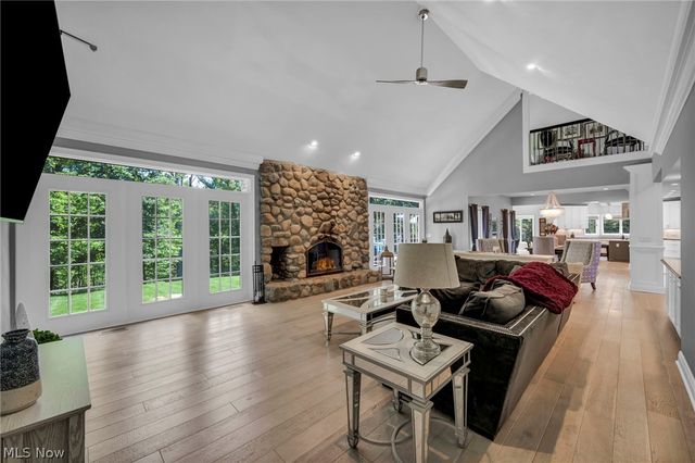 8536 Timber Trail, Brecksville, OH 44141