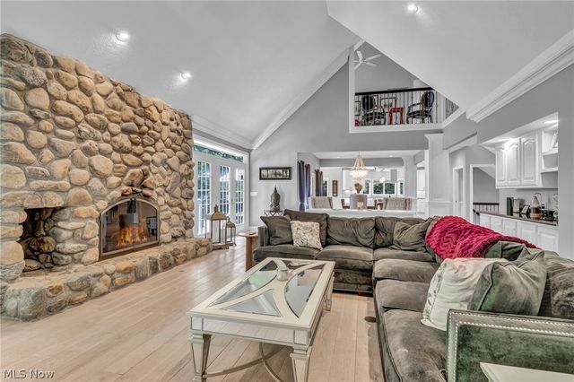 8536 Timber Trail, Brecksville, OH 44141