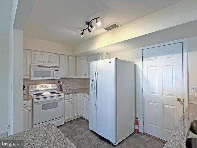 251 LAKESIDE DR, Lewes, DE 19958