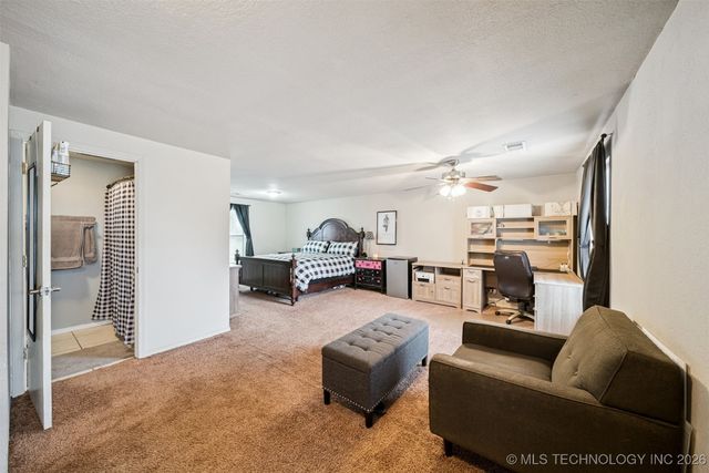 1516 W Kiowa Street, Okmulgee, OK 74447