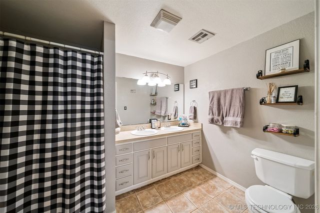 1516 W Kiowa Street, Okmulgee, OK 74447