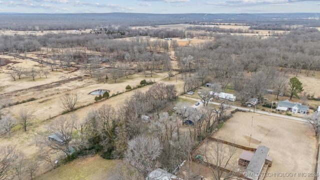 1516 W Kiowa Street, Okmulgee, OK 74447