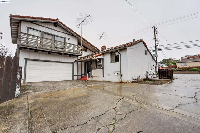 4513 Heyer Ave, Castro Valley, CA 94546