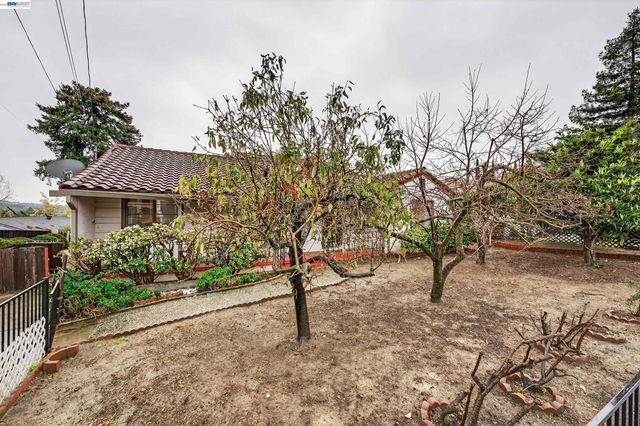 4513 Heyer Ave, Castro Valley, CA 94546