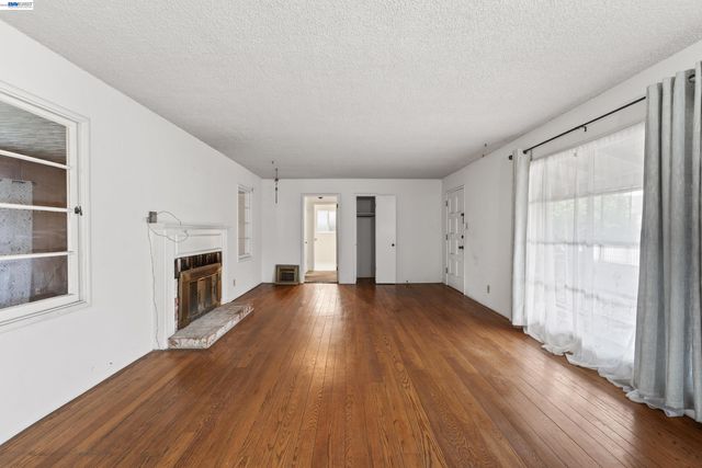 4513 Heyer Ave, Castro Valley, CA 94546