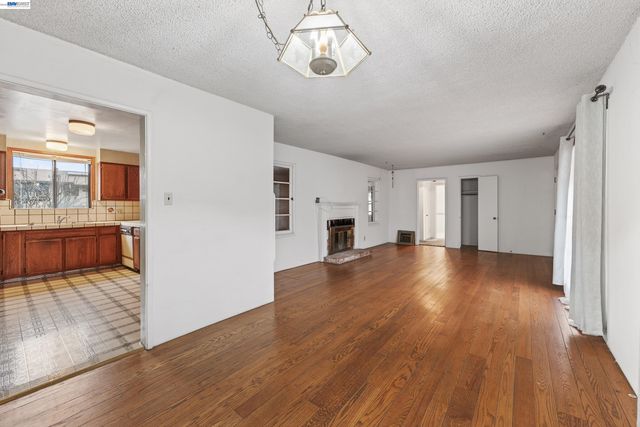 4513 Heyer Ave, Castro Valley, CA 94546