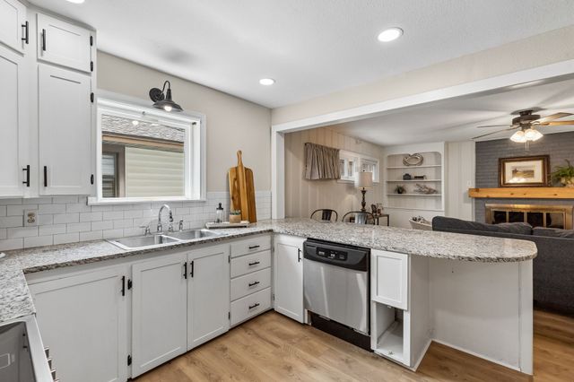 411 W Taylor Street, Sherman, TX 75092