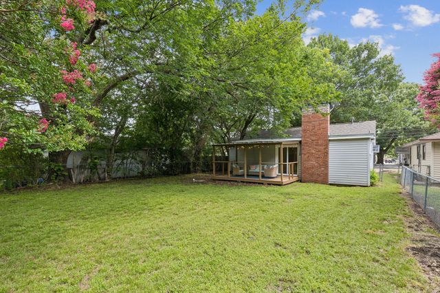 411 W Taylor Street, Sherman, TX 75092