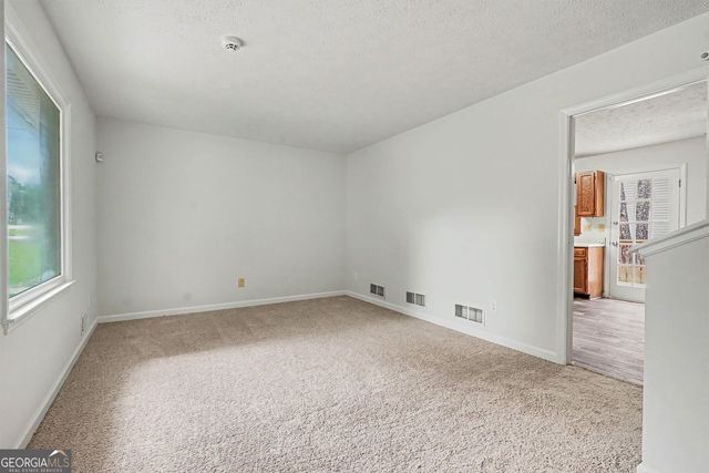 220 Summer Pond Trail, Lawrenceville, GA 30046