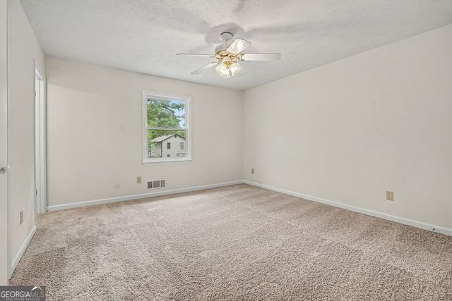 220 Summer Pond Trail, Lawrenceville, GA 30046