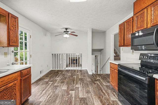 220 Summer Pond Trail, Lawrenceville, GA 30046