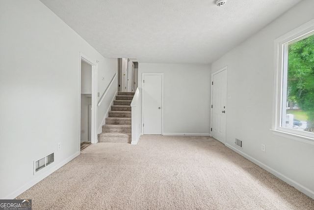 220 Summer Pond Trail, Lawrenceville, GA 30046