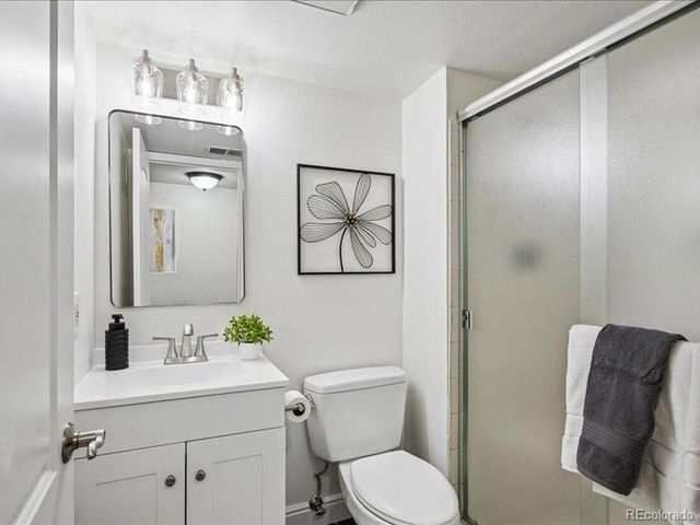 7742 S Spruce St, Centennial, CO 80112