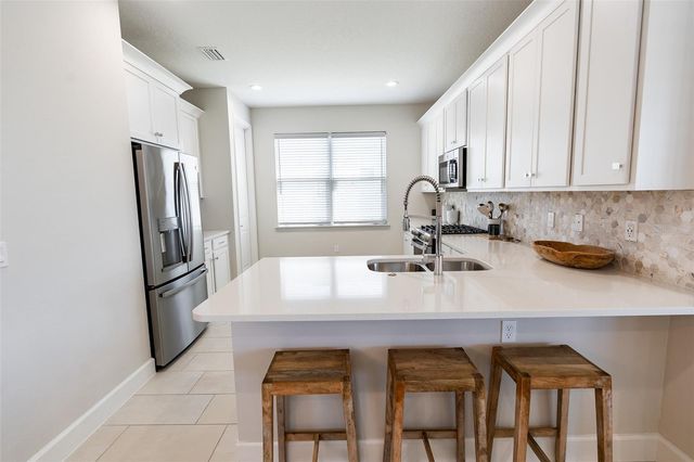 1204 VICTORIA HILLS DRIVE N, Deland, FL 32724