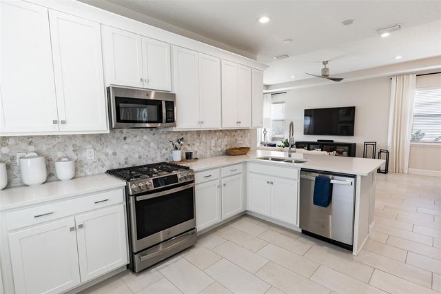 1204 VICTORIA HILLS DRIVE N, Deland, FL 32724