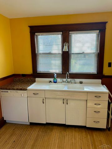 1415 Lyon Street, Saginaw, MI 48602
