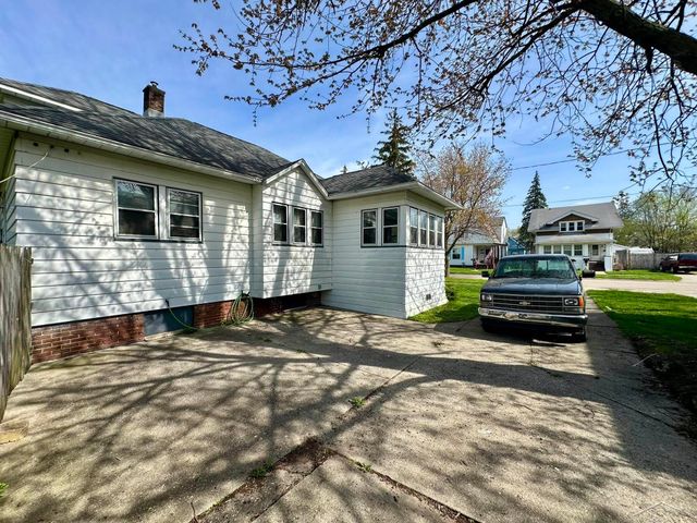 1415 Lyon Street, Saginaw, MI 48602
