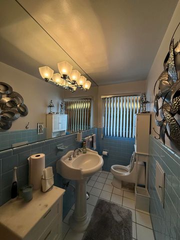 21920 Cloverlawn Street, Oak Park City, MI 48237
