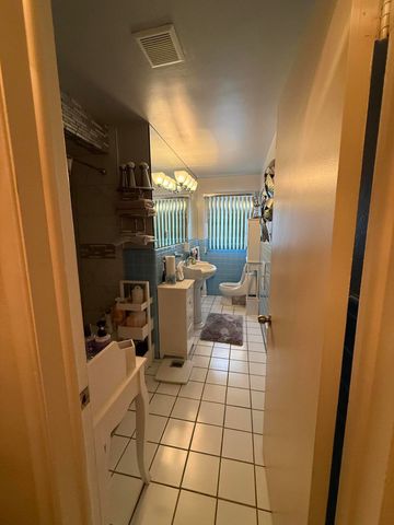 21920 Cloverlawn Street, Oak Park City, MI 48237