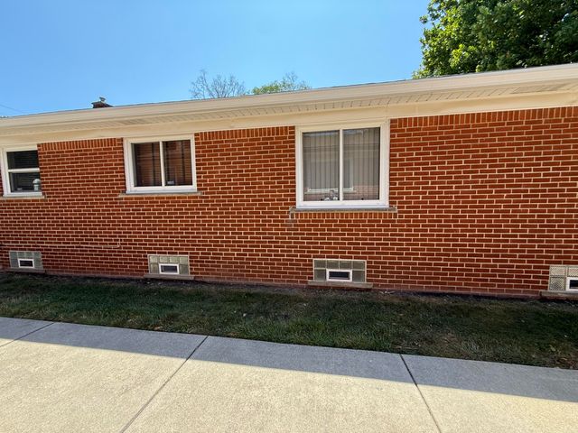21920 Cloverlawn Street, Oak Park City, MI 48237