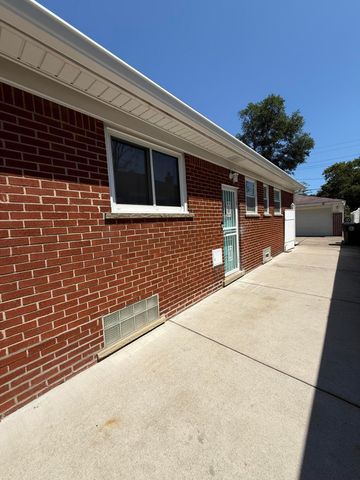 21920 Cloverlawn Street, Oak Park City, MI 48237