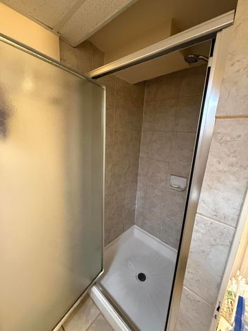 21920 Cloverlawn Street, Oak Park City, MI 48237