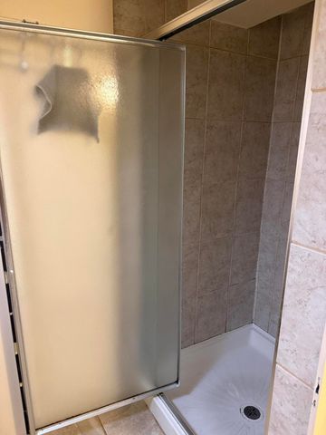21920 Cloverlawn Street, Oak Park City, MI 48237
