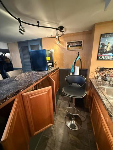 21920 Cloverlawn Street, Oak Park City, MI 48237