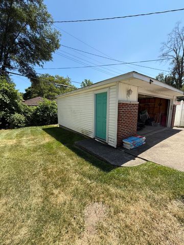 21920 Cloverlawn Street, Oak Park City, MI 48237