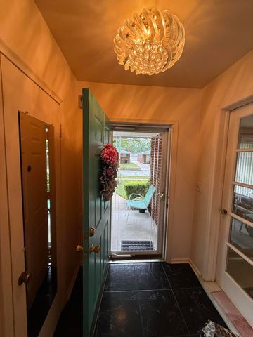 21920 Cloverlawn Street, Oak Park City, MI 48237