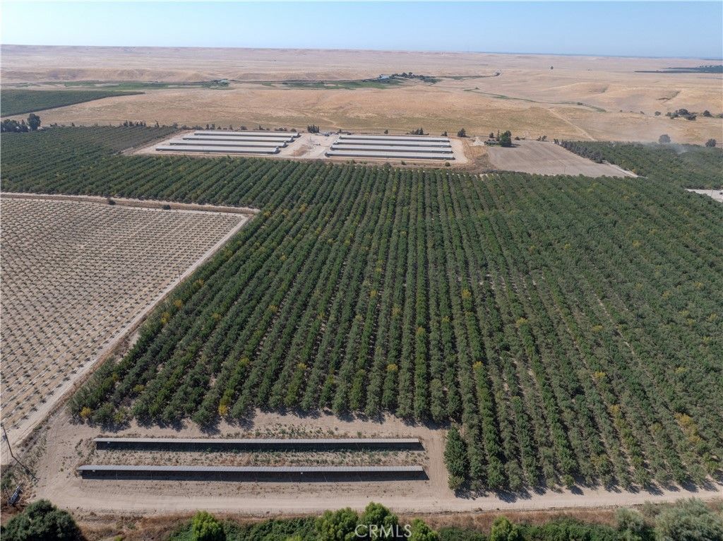 Image 11 of property listing at 0 Robinson Road, Snelling, CA 95369