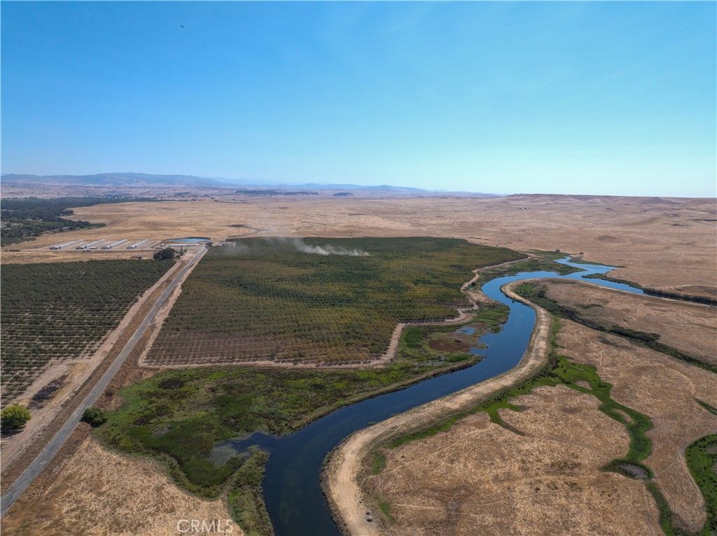 Image 1 of property listing at 0 Robinson Road, Snelling, CA 95369