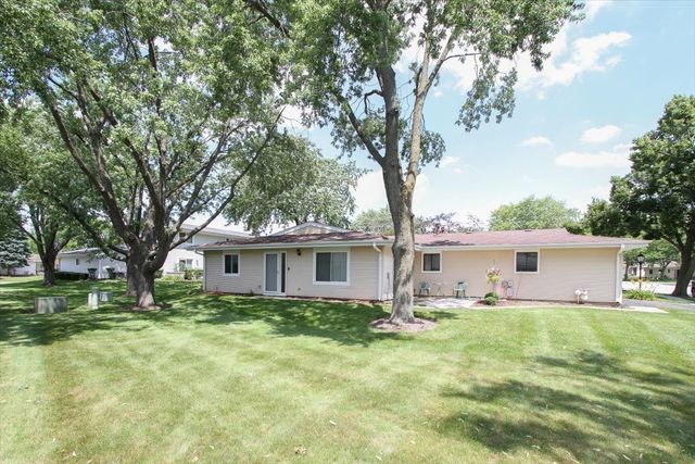 1010 Glastonbury Lane, Schaumburg, IL 60193