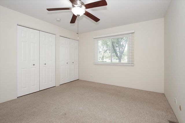 1010 Glastonbury Lane, Schaumburg, IL 60193