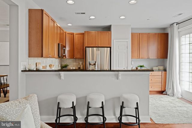 305 CAPTAINS WAY, Philadelphia, PA 19146